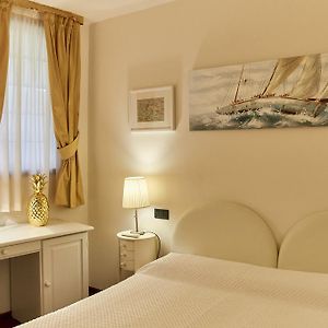 Kamer met een Queen Size Bed